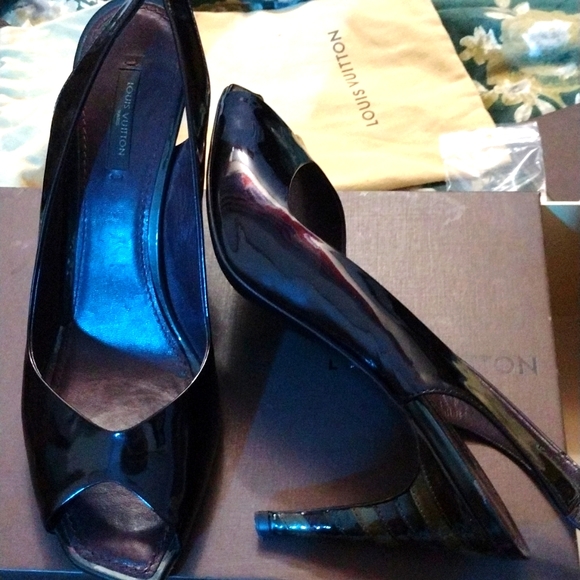 Black, Louis Vuitton monogram version heels, size 9 - Picture 2 of 8